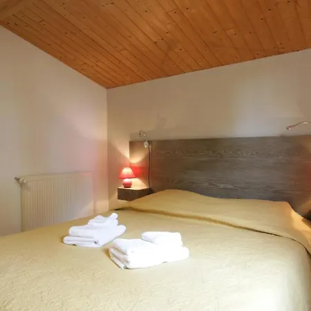 Rural De Bergnes A L'ombre Des Grands Pins Hébergement de vacances