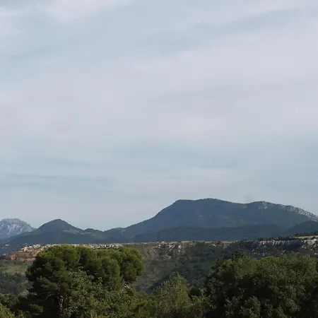 Rural De Bergnes A L'ombre Des Grands Pins *