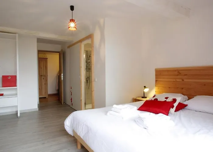 Feriehus Rural De Bergnes A L'ombre Des Grands Pins