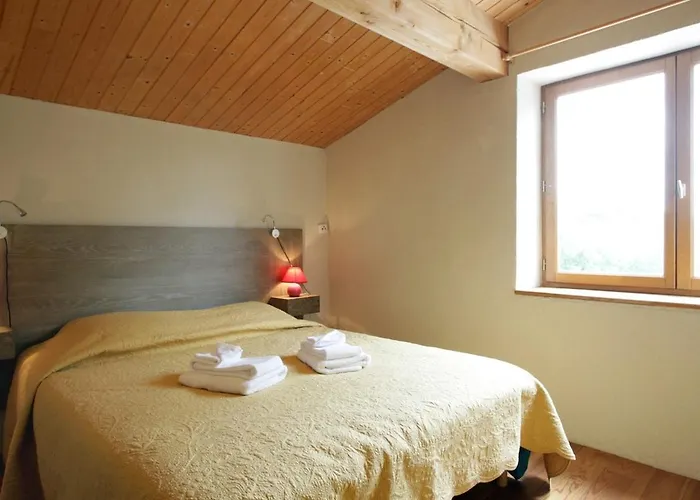 Feriehus Rural De Bergnes A L'ombre Des Grands Pins *